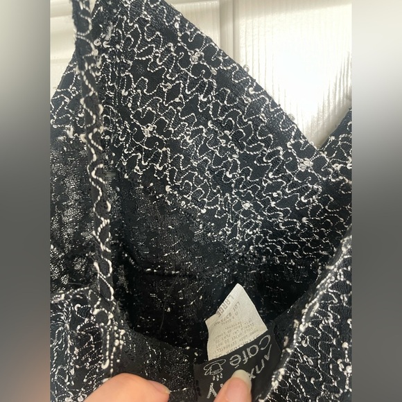 Anxiety Cafe vintage y2K back and white textured v-neck cropped tank top | L - Picture 6 of 10